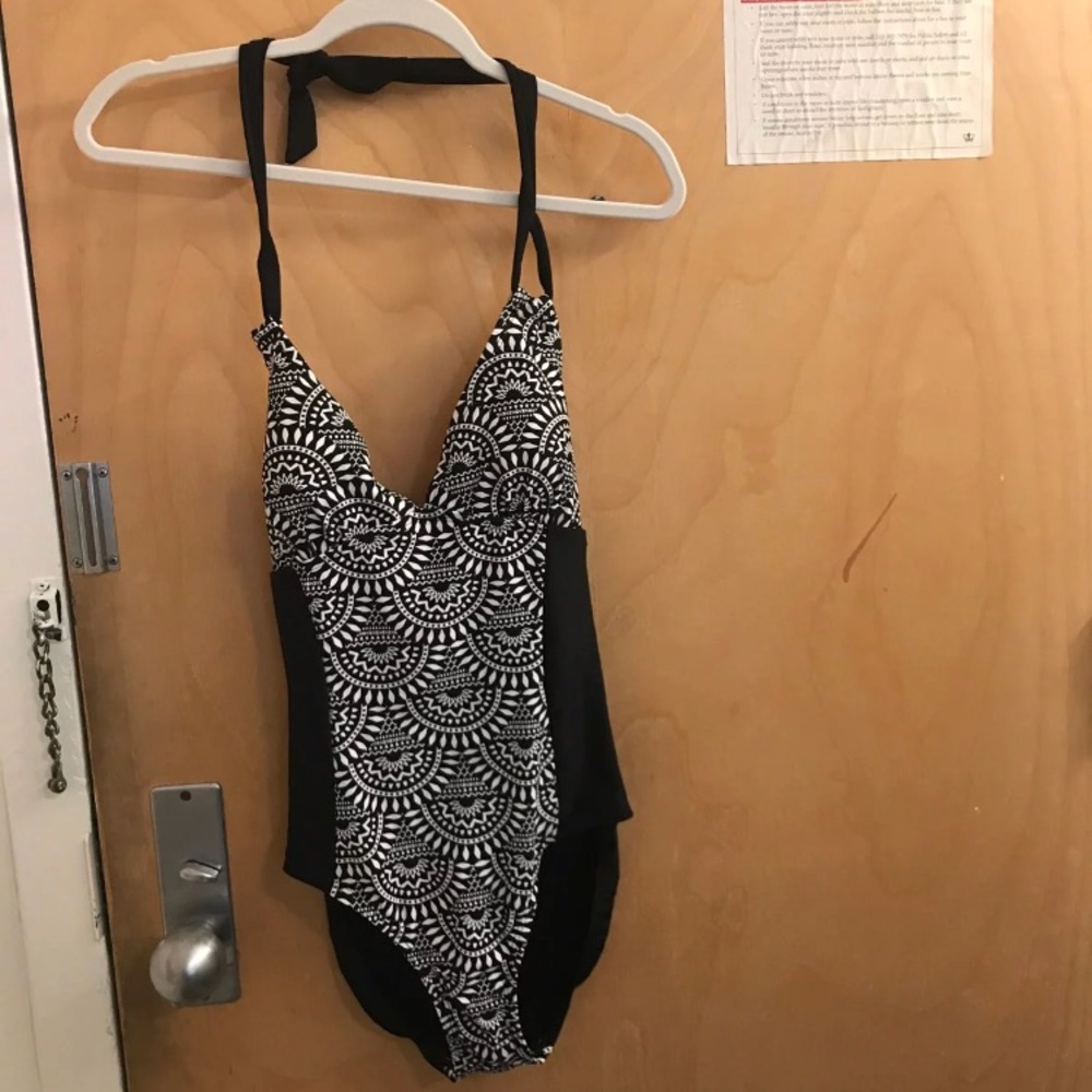 Merona one piece bathing suit